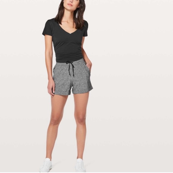 lululemon athletica Pants - Lululemon Spring Break Away Short *4-way Stretch 3" Heather Lux Multi Black Sz 6